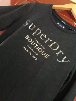 Camiseta Superdry Negra Encaje