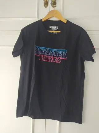 Camiseta Stranger Things Pull&Bear Talla M