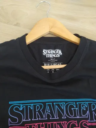 Camiseta Stranger Things Pull&Bear Talla M