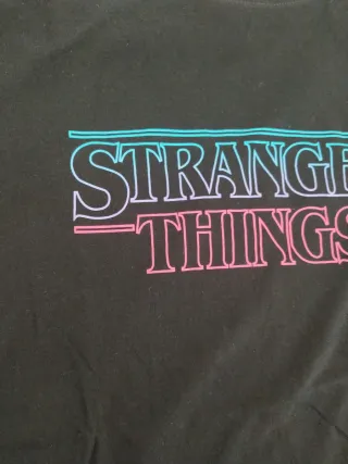 Camiseta Stranger Things Pull&Bear Talla M