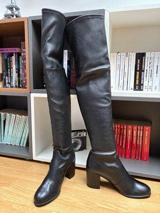 Mosqueteras Stuart Weitzman negras talla 38.5