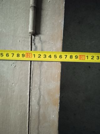 Puerta antigua roble con postigo