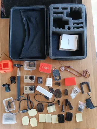 GoPro HERO3+ y HERO3 con accesorios.