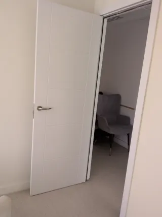 URGE 3 bonitas Puertas de Paso Blancas 70