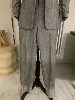 Traje de pantalón gris mujer