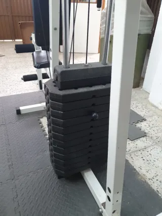 Máquina de pesas multi con barra de dominadas