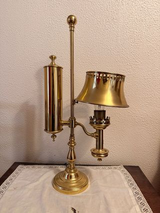 Juego de dos lamparas de metal: techo y mesa