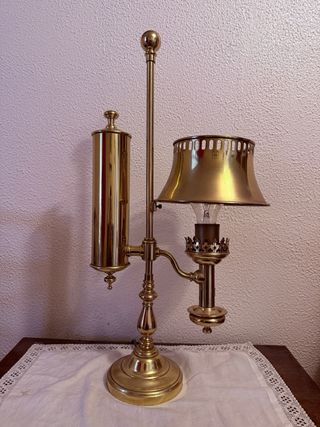 Juego de dos lamparas de metal: techo y mesa