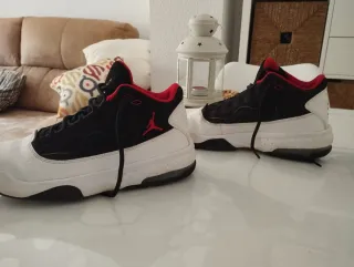 Zapatillas Jordan Talla 40 Negras Rojas Blancas