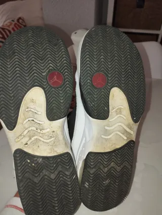 Zapatillas Jordan Talla 40 Negras Rojas Blancas