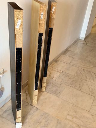 Estanterías flotantes Ikea madera y negro