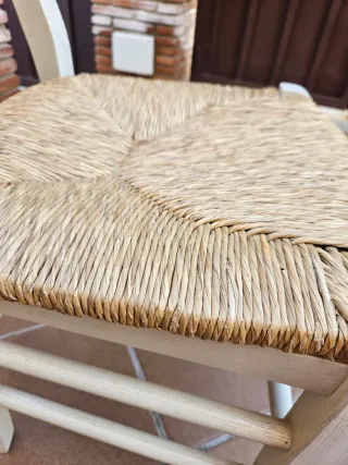 4 Sillas de Madera y Mimbre