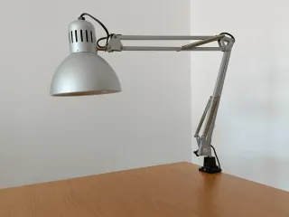 Flexo de mesa gris metálico