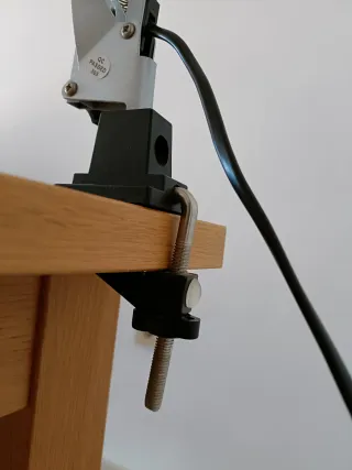 Flexo de mesa gris metálico