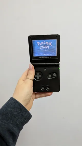 Nintendo GameBoy Advance SP Nero + pokemon zaffiro