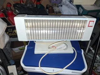 Stufa elettrica come nuova con griglia protettiva, a un solo tubo