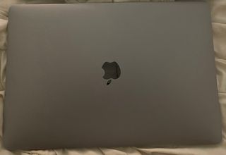 MacBook Pro 15” i7 2018 / 16GB RAM Plata
