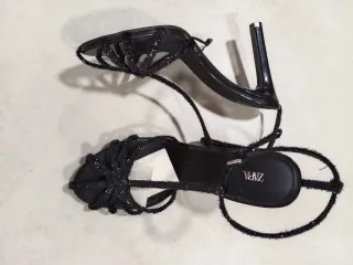 Sandalia tacón negro