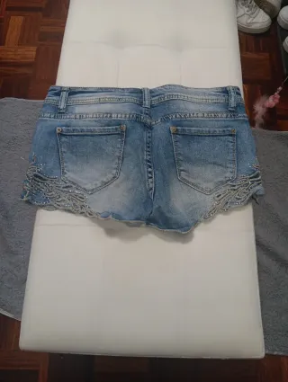 Shorts Vaqueros con Pedrería y Encaje Talla M