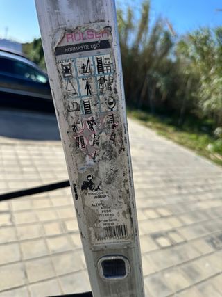 Escalera de aluminio plegable