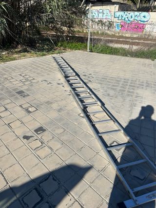 Escalera de aluminio plegable