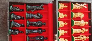 Ajedrez Madera Don Quijote. Falta un peón.