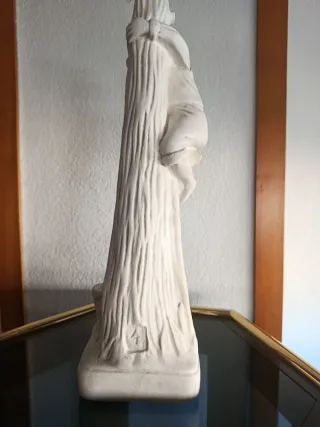 Figura de escayola niño con sombrero