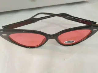 Gafas de sol ojo de gato rojas