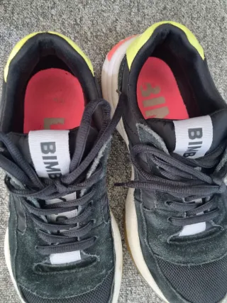 Zapatillas Bimba y Lola Negras y Amarillas