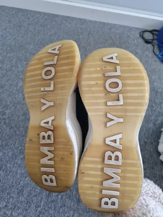 Zapatillas Bimba y Lola Negras y Amarillas