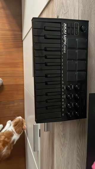Teclado MIDI AKAI mini MPKIII