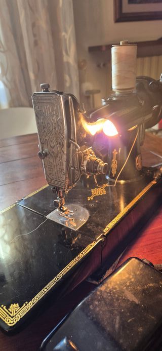Macchina da cucire Singer anni '30 N* 221