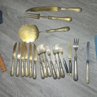 Set Cubiertos Antiguos Metal Dorado y Plateado