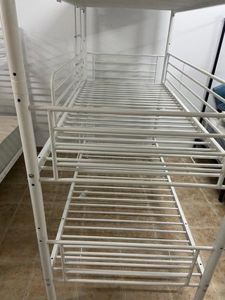 Literas triples metálicas blancas