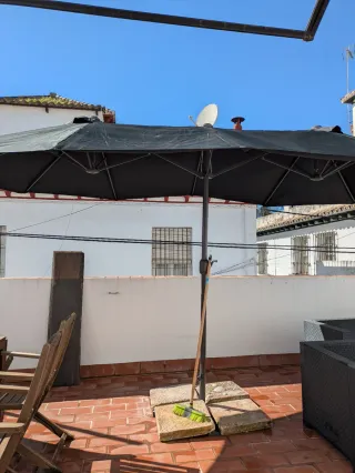 Sombrilla grande para terraza o jardín. Ancho 4x3m