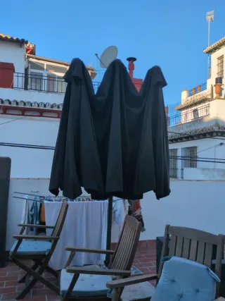 Sombrilla grande para terraza o jardín. Ancho 4x3m