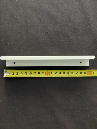 Maniglie per cassetti e armadi in metallo