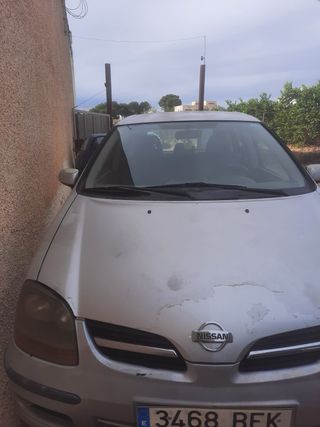 Nissan Almera 2001
