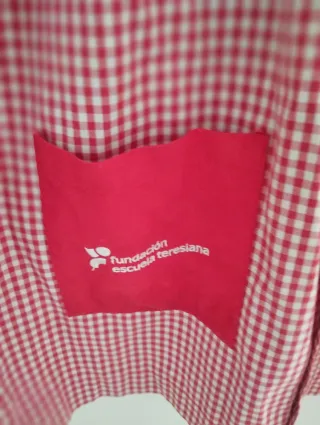 Babero Teresianas Cuadros Rojo