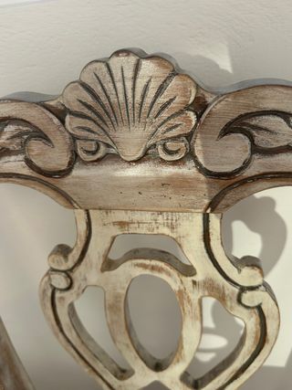 Juego de 4 sillas estilo antiguo