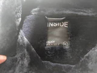 Cazadora negra efecto piel con borreguito