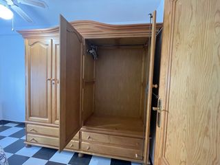 Armario madera maciza clásico grande