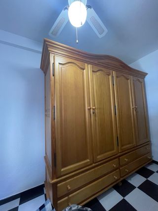 Armario madera maciza clásico grande