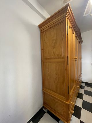 Armario madera maciza clásico grande