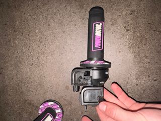 Acelerador Domino Puños Power Motor Morados