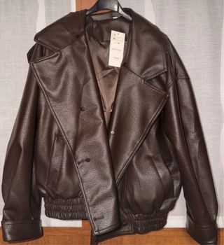 Cazadora efecto piel con cuello pelo nueva S/M