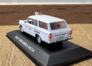 SEAT 1500 AMBULANCIA CRUZ ROJA ESCALA 1/43
