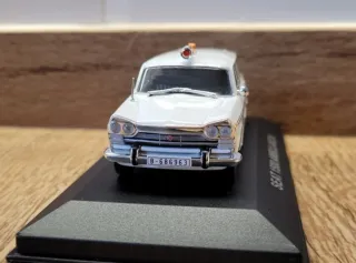 SEAT 1500 AMBULANCIA CRUZ ROJA ESCALA 1/43