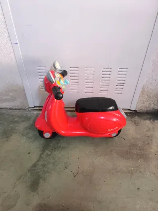 Vespa Infantil Chicco Roja