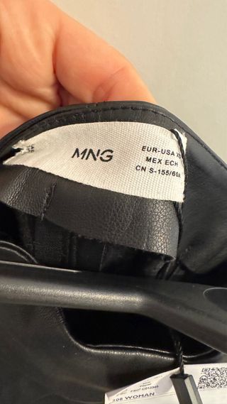 Falda efecto cuero Mango negra